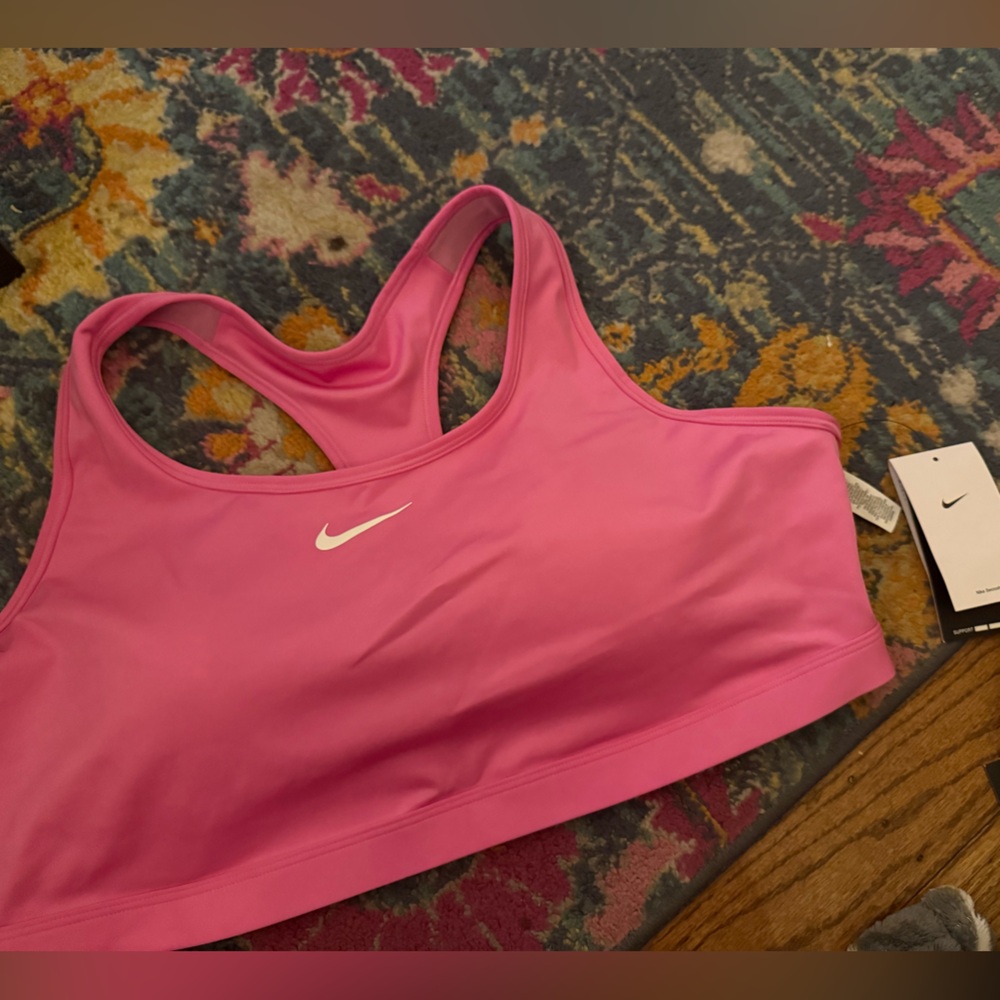 Nike Women's Vibrant Pink Sports Bra NWT